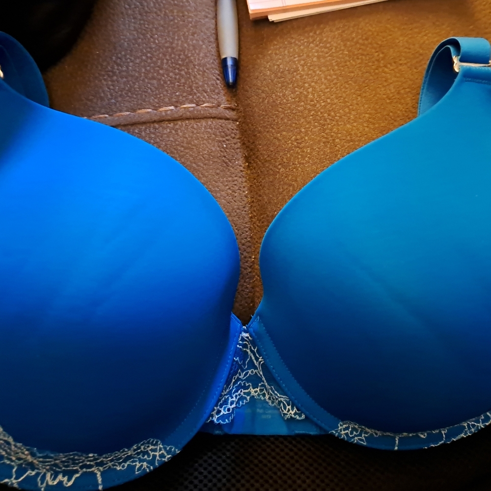 SOMA Blue BRA with White Lace Trim 38D very nice condition UNDERWIRE - Picture 2 of 3